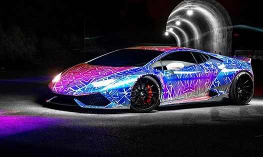Siêu xe Lamborghini được độ với màu sắc sặc sỡ. Ảnh: Carscoops
