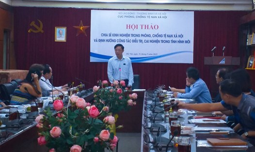Ông Nguyễn Xuân Lập-Cục trưởng Cục phòng, chống tệ nạn xã hội chia sẻ với báo chí. Ảnh PV.