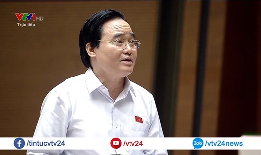 Bộ trưởng Bộ Giáo dục đào tạo Phùng Xuân Nhạ. Ảnh cắt từ clip VTV