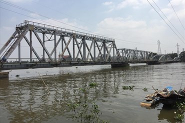 Cầu đường sắt Bình Lợi gần 120 tuổi ở TPHCM.  Ảnh: M.Q