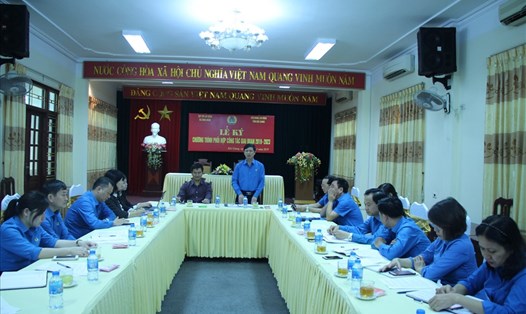 Đồng chí Nguyễn Văn Cảnh, Chủ tịch LĐLĐ tỉnh Bắc Giang phát biểu tại Hội nghị.