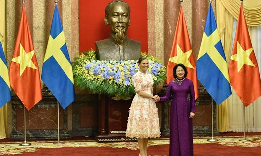 Phó Chủ tịch Nước Đặng Thị Ngọc Thịnh và Công chúa kế vị Thụy Điển Victoria Ingrid Alice Desiree. Ảnh: Hồng Nguyễn