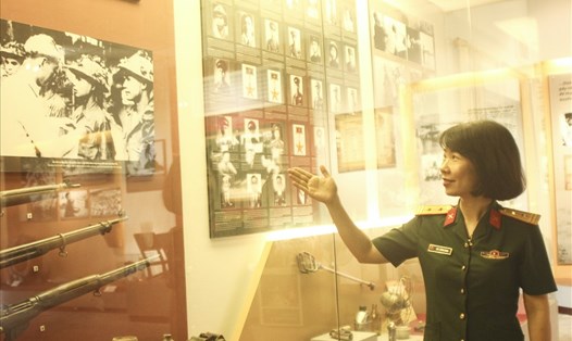 Trung tá Bùi Thị Hương Giang - cán bộ Bảo tàng Lịch sử Quân sự Việt Nam.