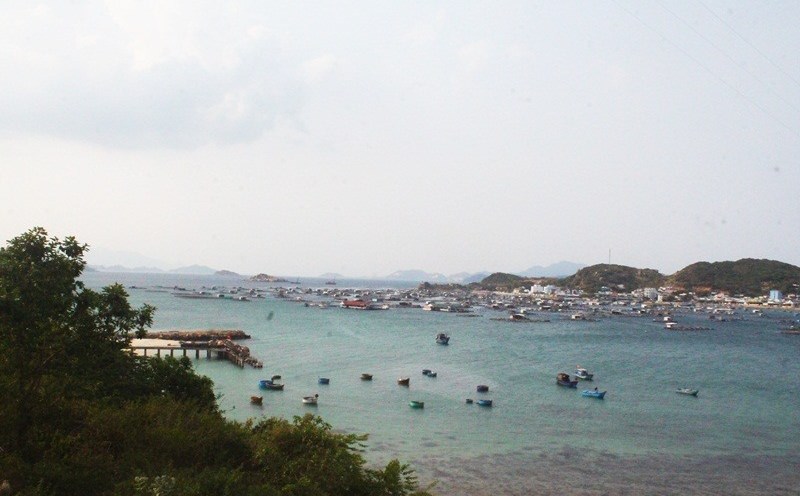 Yên bình đảo Bình Hưng