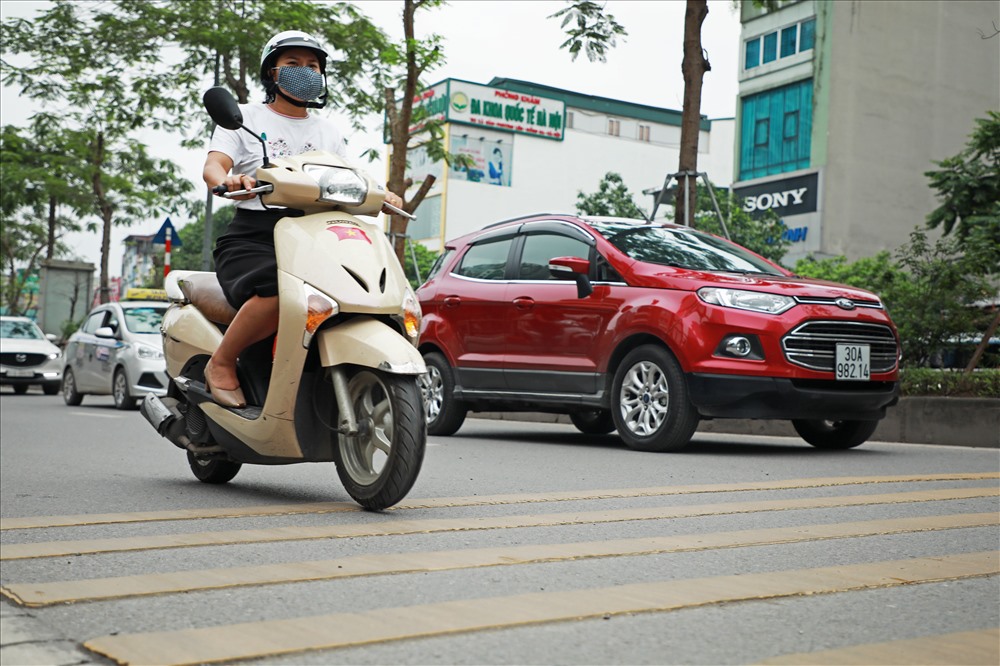 Sau vụ tai nạn thương tâm tối 1.5, ban quản lý đã phong toả hầm Kim Liên để tiến hành kẻ gờ giảm tốc tại 2 đầu hướng vào hầm. Vạch sơn gờ giảm tốc được bố trí theo từng cụm vạch để tạo hiệu ứng cao trong cảnh báo.