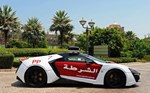 Cảnh sát Abu Dhabi dùng siêu xe triệu đô để săn đuổi tội phạm 
