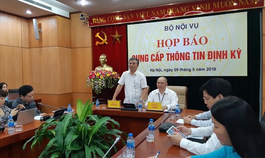 Thứ trưởng Nguyễn Trọng Thừa chủ trì họp báo. Ảnh: Thùy Linh