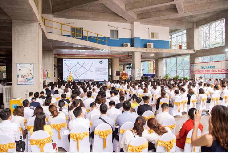 Lễ cất nóc dự án Stellar Garden. Ảnh: KĐ