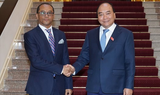 Thủ tướng Nguyễn Xuân Phúc và Bộ trưởng Ngoại giao và Hợp tác Timor-Leste Dionisio Babo Soares - Ảnh: VGP.