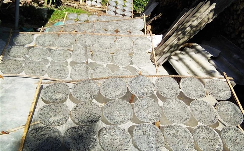 Bánh tráng Lựu Bảo.