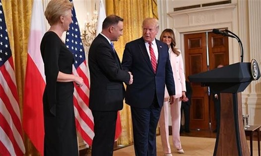 Tổng thống Donald Trump và Phu nhân tiếp Tổng thống Ba Lan Andrzej Duda và Phu nhân tại Nhà Trắng, ngày 12.6.2019. Ảnh: AFP