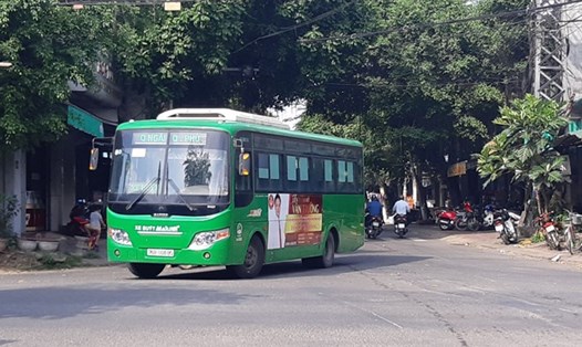 Xe bus nội đô của thành phố Quảng Ngãi thường xuyên chạy rỗng. Ảnh: Hà Phương
