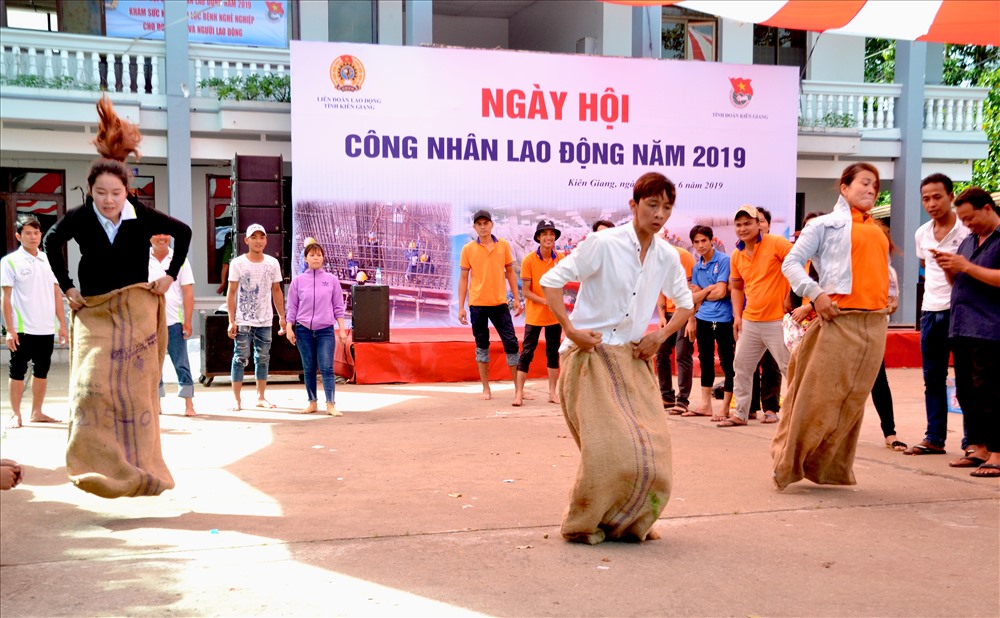 Sân chơi thể thao trong chuỗi sự kiện Ngày hội CNLĐ Kiên Giang năm 2019. Ảnh: Lục Tùng