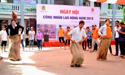 Sân chơi thể thao trong chuỗi sự kiện Ngày hội CNLĐ Kiên Giang năm 2019. Ảnh: Lục Tùng