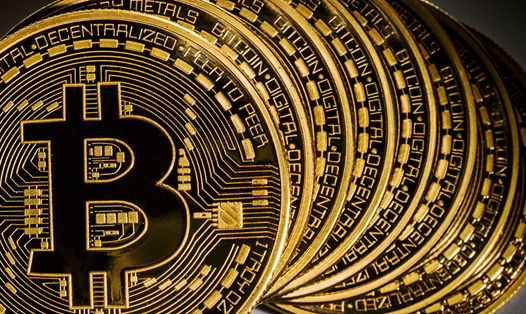 Giá Bitcoin hôm nay (15.6) tăng mạnh, vọt ngưỡng 8000 USD