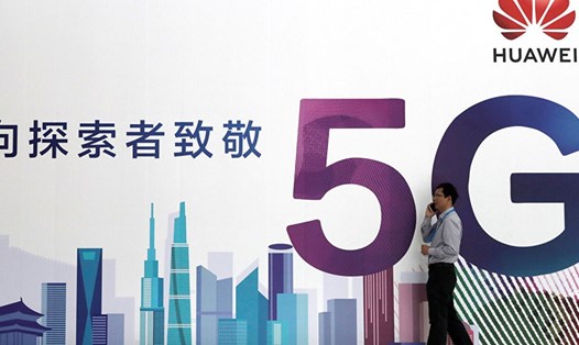 Quốc gia Châu Âu đầu tiên ra mắt mạng 5G dùng thiết bị của Huawei bất chấp sức ép từ Mỹ. Ảnh: Reuters.