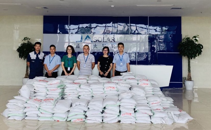 Ban Chấp hành Công đoàn Công ty phát đỗ đen tới người lao động.