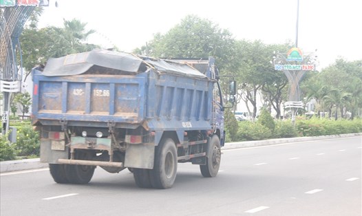 Xe tải ben, xe sơ-mi rơ-mooc sẽ tạm ngưng hoạt động ở Đà Nẵng, để phục vụ kỳ thi THPT Quốc gia 2019. ảnh: H.Vinh