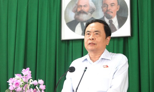 Chủ tịch Trần Thanh Mẫn trả lời ý kiến cử tri. Ảnh Quốc Trung