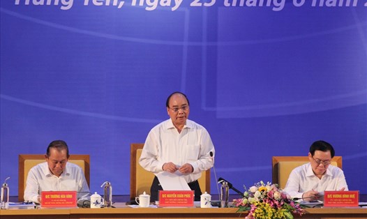 Thủ tướng Chính phủ Nguyễn Xuân Phúc phát biểu tại Hội nghị phát triển vùng kinh tế trọng điểm Bắc Bộ. Ảnh Trần Vương