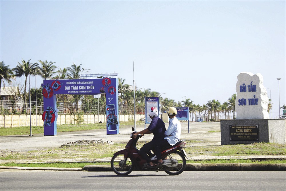 Đà Nẵng đang nỗ lực mở các lối đi xuống biển cho người dân. Ảnh: TT