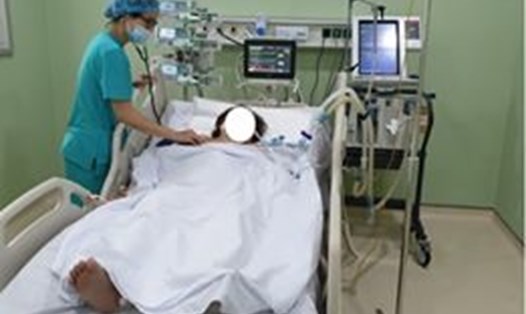Bệnh nhân sốc nhiệt điều trị tại Bệnh viện Trung ương Quân đội 108. Ảnh do BV cung cấp