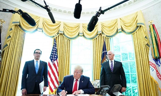 Bộ trưởng Tài chính Mỹ Steven Mnuchin (trái) cho biết thoả thuận thương mại Mỹ-Trung đã đi được 90% chặng đường. Ảnh: AFP