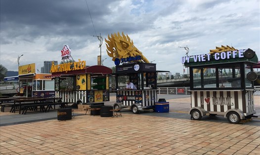 Các gian hàng tại triển lãm. ảnh: H.Vinh