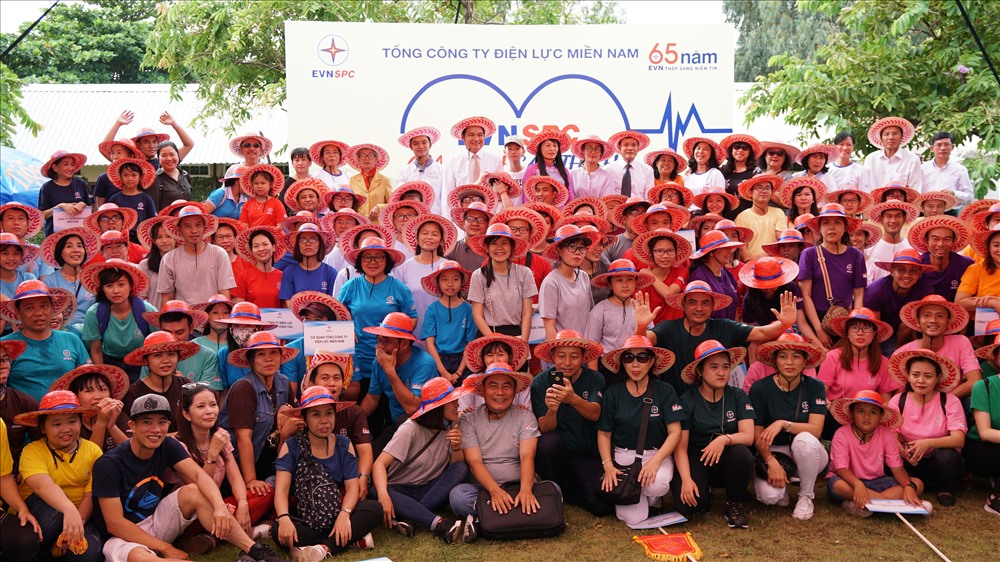 Hội thi EVNSPC - Gia đình "N" thế hệ.