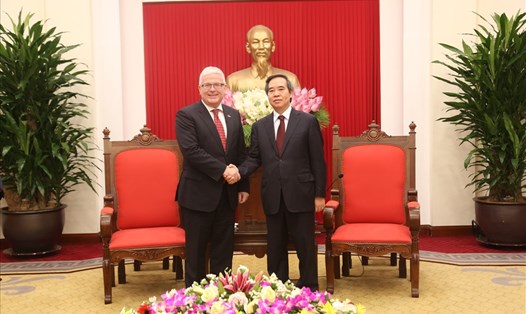 Đồng chí Nguyễn Văn Bình, Ủy viên Bộ Chính trị, Bí thư Trung ương Đảng, Trưởng ban Kinh tế Trung ương đã tiếp Đại sứ Australia Craig Chittick.
