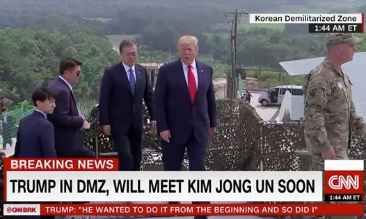 Lãnh đạo Mỹ - Hàn đến DMZ. Ảnh: CNN.