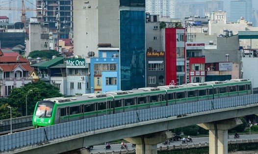 Tàu điện tuyến Cát Linh - Hà Đông chạy thử. Ảnh: Hải Nguyễn