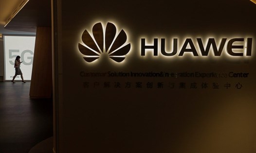Huawei kiện cựu quản lý đánh cắp bí mật thương mại. Ảnh: EPA.