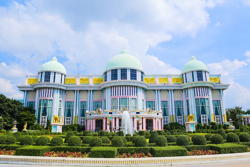 Khám phá lâu đài tỉ phú Baan Sukhawadee tại Pattaya - Thái Lan