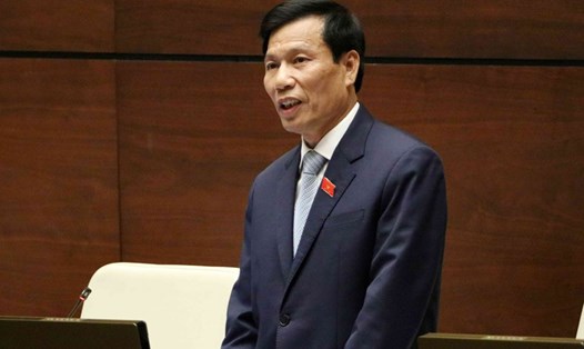 Bộ trưởng bộ VHTTDL Nguyễn Ngọc Thiện trả lời chất vấn.