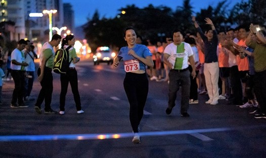 Lần đầu tiên nhiều chị em nữ CNLĐ Khatoco tham gia tranh tai ở đường đua biển Nha Trang. Ảnh:K.A