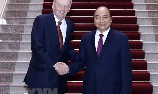 Thủ tướng Nguyễn Xuân Phúc tiếp cựu Thủ tướng Canada Jean Chretien. Ảnh: TTXVN.