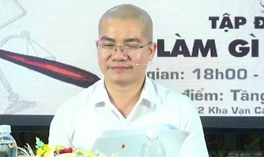 Ông Nguyễn Thái Luyện, Chủ tịch công ty Địa ốc Alibaba xúc phạm lực lượng công an xã. Ảnh: Hoàng Hưng.