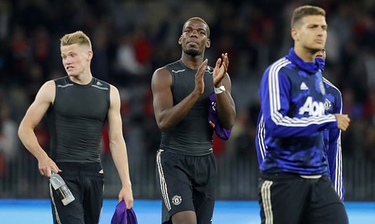 Tương lai của Paul Pogba (giữa) vẫn bị đặt nhiều dấu hỏi ở Man United. Ảnh: Getty Images