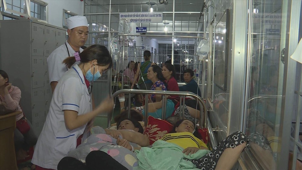 Hơn 200 người bị ngộ độc sau khi ăn đám cưới ở Đắk Lắk. Ảnh: LX