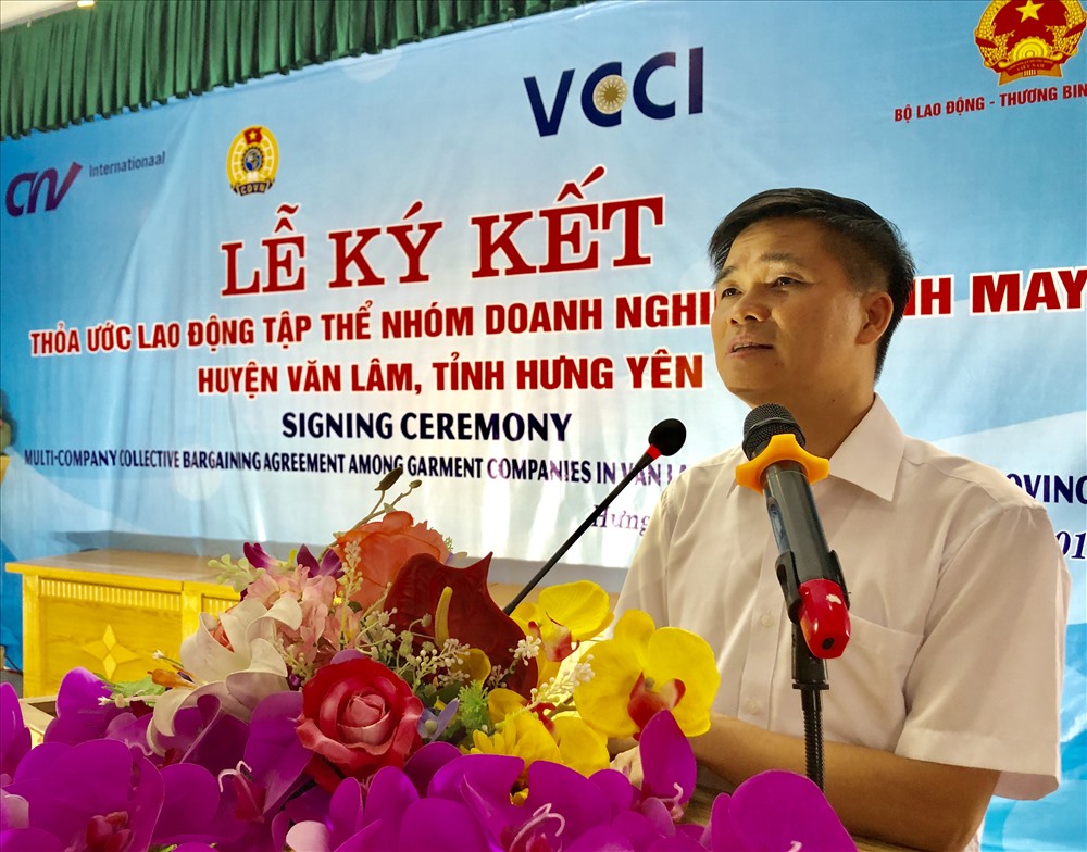 Phó Chủ tịch Tổng LĐLĐVN Ngọ Duy Hiểu phát biểu tại lễ ký kết. Ảnh: H.A