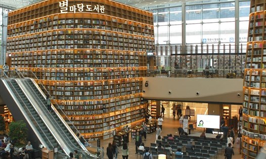 Thư viện Starfield. Ảnh: Lonely Planet