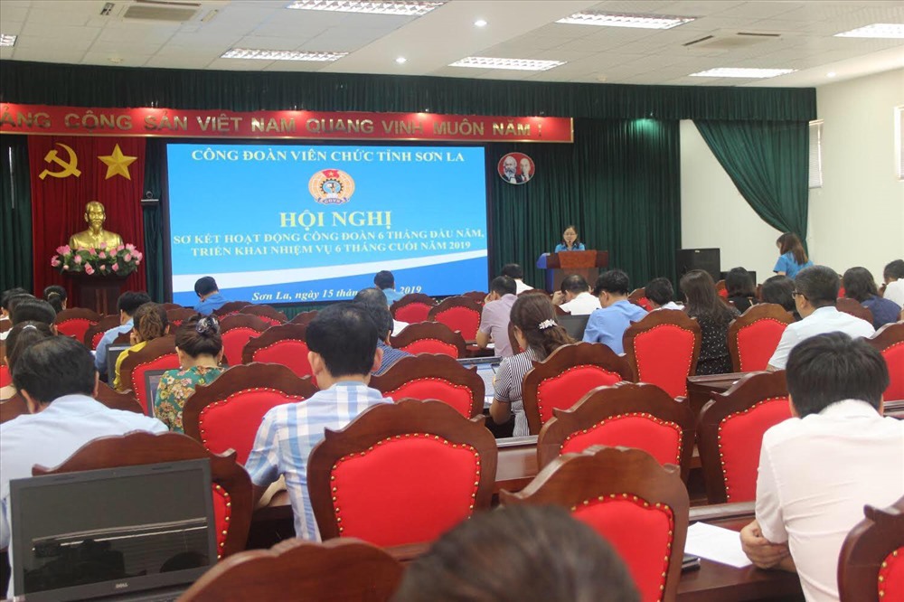 Toàn cảnh hội nghị.