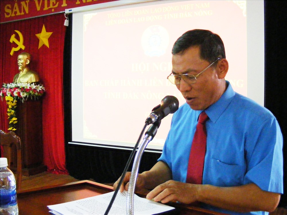 Chủ tịch LĐLĐ tỉnh Đắk Nông Đinh Trọng Nhương phát biểu chỉ đạo hội nghị.