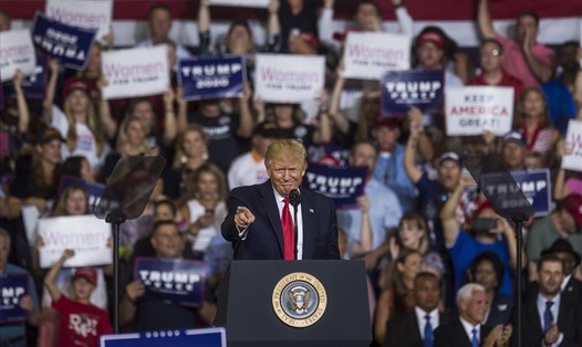 Tổng thống Donald Trump tuyên bố sẽ rời khỏi Nhà Trắng vào năm 2024 trong buổi mít tinh ở Bắc Carolina hôm 17.7. Ảnh: Getty Images