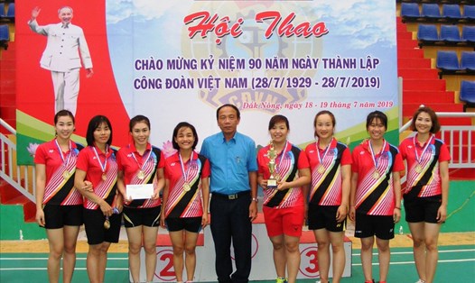 LĐLĐ tỉnh Đắk Nông tổ chức hội thao nhằm tiến tới chào mừng kỷ niệm 90 năm ngày thành lập Công đoàn Việt Nam. Ảnh Quang Hùng