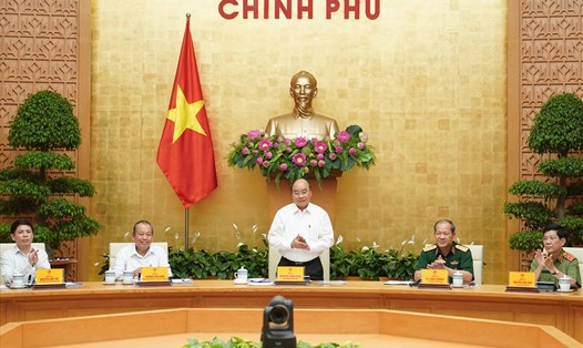 Thủ tướng Nguyễn Xuân Phúc đã chủ trì của Hội nghị trực tuyến toàn quốc sơ kết công tác bảo đảm trật tự an toàn giao thông 6 tháng đầu năm 2019. Ảnh: VGP.