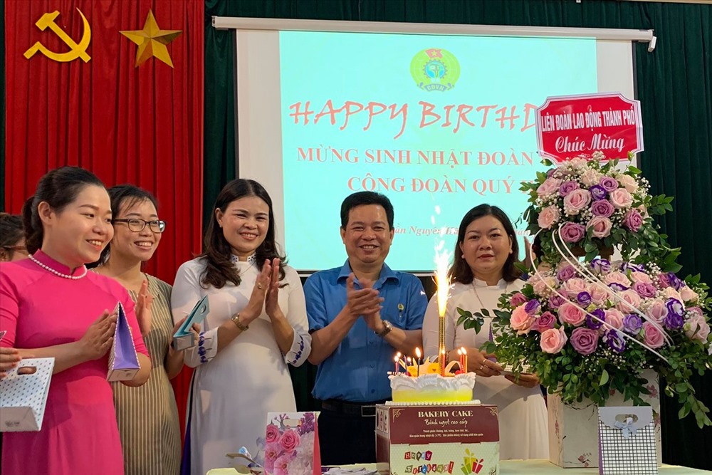 Ban Chấp hành công đoàn tổ chức sinh nhật quý III cho đoàn viên.