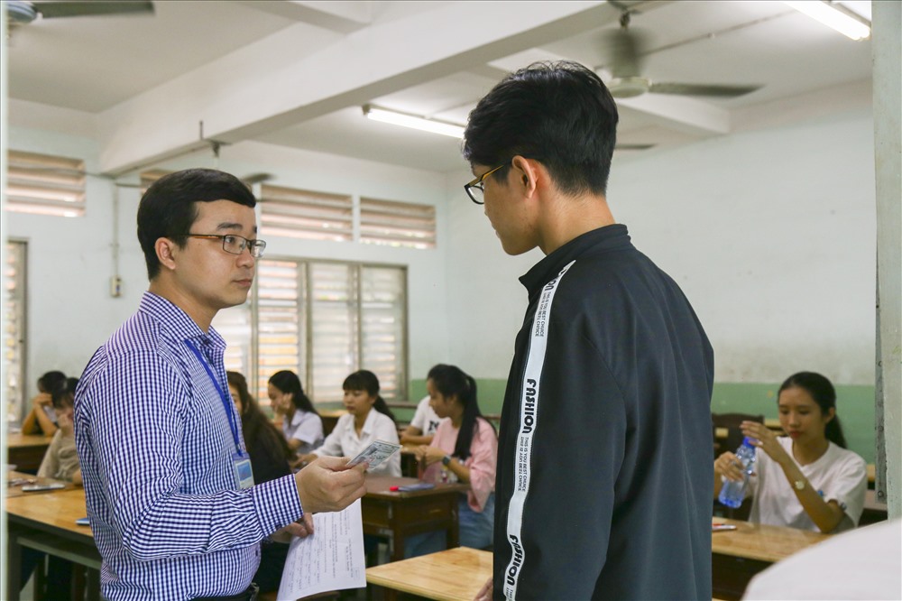 Thí sinh thi kỳ thi kiểm tra năng lực vào ĐH Luật TPHCM. Ảnh: A.N