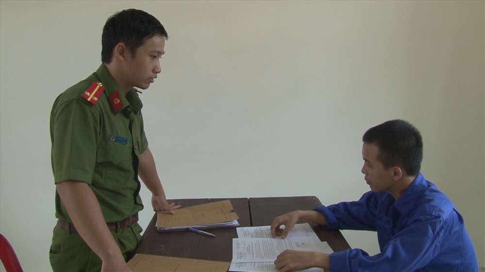 Đối tượng Võ Trọng Nghĩa tại cơ quan công an. Ảnh: CA cung cấp.